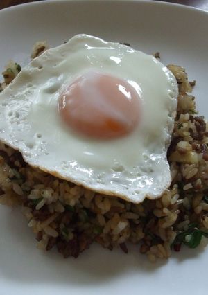 目玉焼きのせ♪スタミナ炒飯-レシピのメイン写真