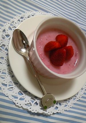 たっぷり苺が濃厚☆いちごミルクプリン-レシピのメイン写真