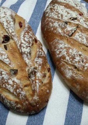 グランベリーとレーズンとクルミのパン-レシピのメイン写真