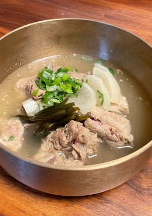 韓国料理、豚肉カルビタン (돼지갈비탕)-レシピのメイン写真