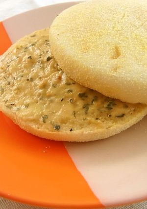 クリームチーズとバジル×味噌✿トースト-レシピのメイン写真