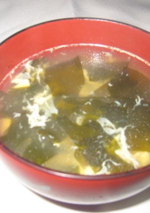 わかめとホールコーン缶のコンソメスープ-レシピのメイン写真