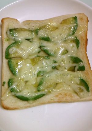 簡単朝ごはん♬アボマヨチーズトースト-レシピのメイン写真
