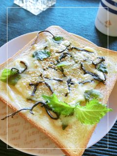 梅わさび・大葉・胡麻・塩昆布のトースト-レシピのメイン写真