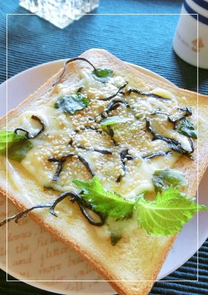 梅わさび・大葉・胡麻・塩昆布のトースト-レシピのメイン写真