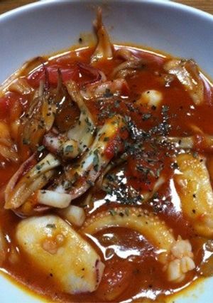 イカとマイタケのトマト煮(パスタにも)-レシピのメイン写真