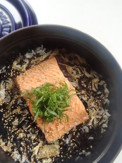 鮭とひじきの炊き込みご飯-レシピのメイン写真