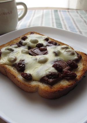 おやつトースト✿チョコ✿レーズン✿チーズ-レシピのメイン写真
