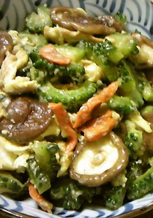 ゴーヤとくるま麩の味噌炒め-レシピのメイン写真