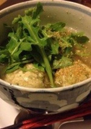 鶏葱団子と春雨の和風スープ、ルッコラ乗せ-レシピのメイン写真