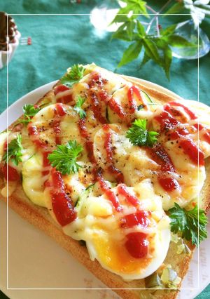 茹で卵とズッキーニとピクルスのトースト-レシピのメイン写真