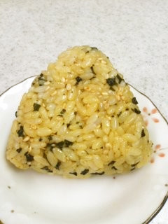 △息子考案〜カレーとワカメのおにぎり△-レシピのメイン写真