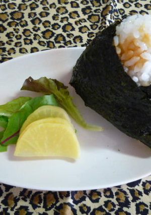 簡単✿おばあちゃんの♪梅の醤油おにぎり✿-レシピのメイン写真