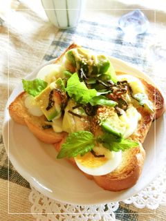 茹で卵・アボカドの塩昆布山葵大葉トースト-レシピのメイン写真