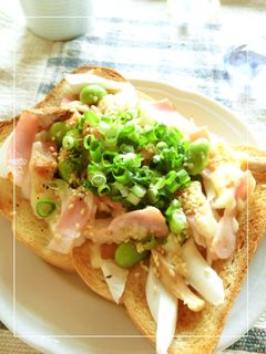 キャベツ・椎茸の軸の焼肉のたれトースト-レシピのメイン写真