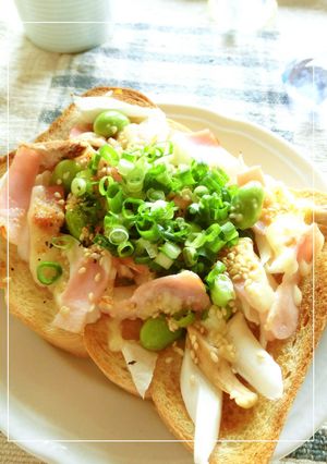 キャベツ・椎茸の軸の焼肉のたれトースト-レシピのメイン写真