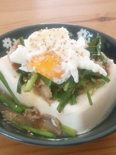 焼肉冷奴☆ポーチドエッグのせ-レシピのメイン写真