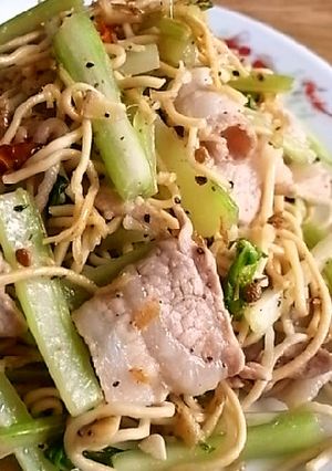 豚とセロリの香味たっぷり塩やきそば-レシピのメイン写真