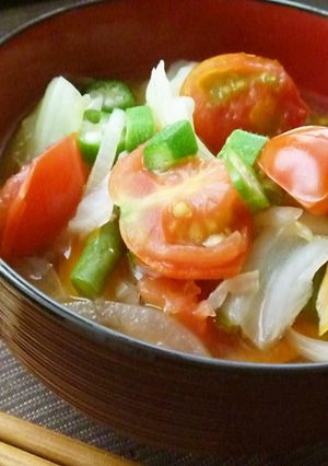 夏野菜☆オクラとトマトのスタミナみそ汁-レシピのメイン写真