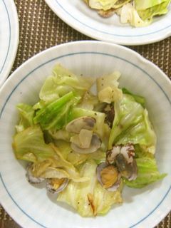 ずぼら料理!あさりとキャベツの蒸し煮♪-レシピのメイン写真