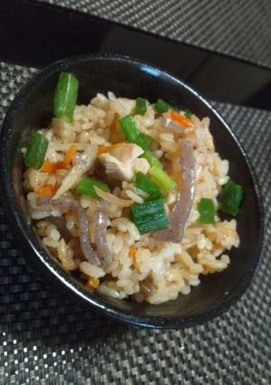 超簡単!!鶏とごぼうの炊き込みご飯♪-レシピのメイン写真