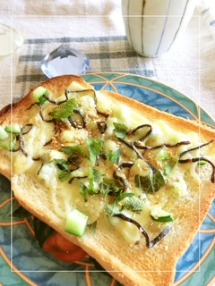 胡瓜と塩昆布と大葉のトースト-レシピのメイン写真