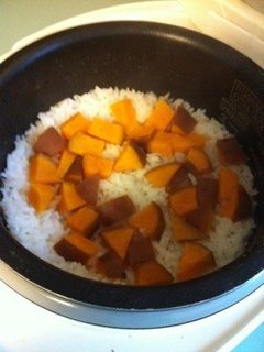 絶品!サツマイモの炊き込みご飯-レシピのメイン写真