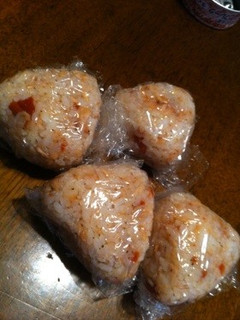 簡単ランチ♡梅おにぎり-レシピのメイン写真