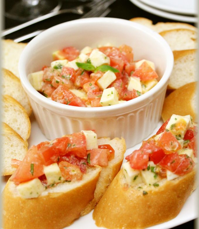 チーズトマト ミニトマトとモッツァレラチーズのブルスケッタ