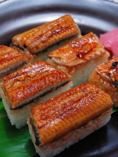 おにぎり型de蒲焼の押し寿司-レシピのメイン写真
