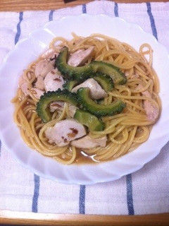 簡単パスタ ゴーヤ 鶏肉 〜焼肉のタレ-レシピのメイン写真