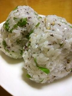 大葉としらすのゆかりおにぎり-レシピのメイン写真