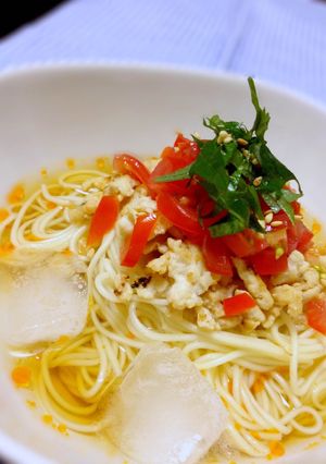 鶏そぼろとトマトの涼味エスニックソーメン-レシピのメイン写真