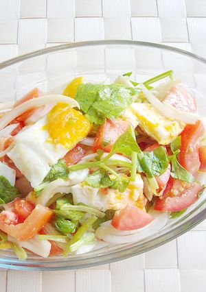 簡単タイ風♪目玉焼きのサラダ☆-レシピのメイン写真