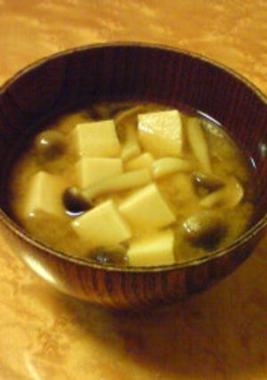 しめじと高野豆腐のみそ汁-レシピのメイン写真