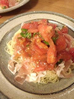 トマトと生ハムとバジルの冷たいパスタ-レシピのメイン写真