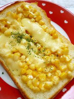 ★簡単コーンマヨチーズトースト★-レシピのメイン写真