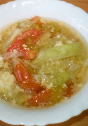 子供も大好き♪レタスとトマトのスープ-レシピのメイン写真