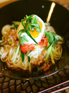 ぶっかけ冷や麦 納豆温玉のせ-レシピのメイン写真