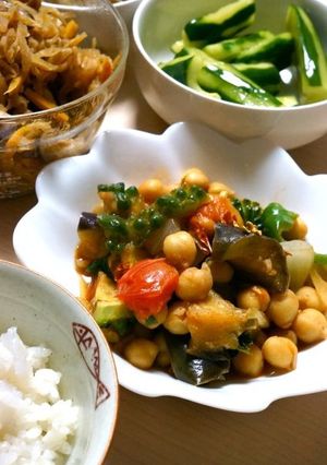 野菜たっぷり♡ゴーヤとひよこ豆のトマト煮-レシピのメイン写真