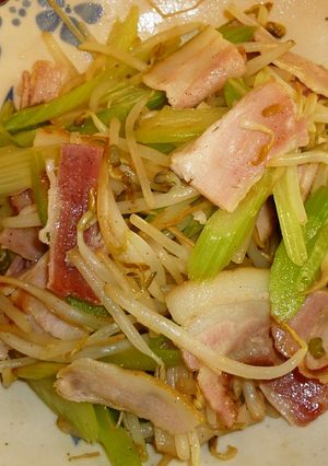 もやし・セロリ・ベーコンの炒めもの-レシピのメイン写真