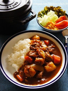 staubで♪とろとろ牛すじカレー-レシピのメイン写真