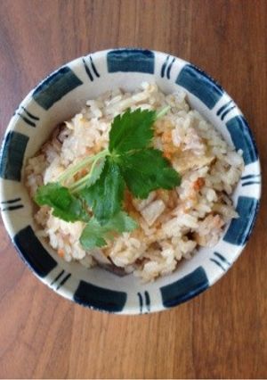 家族が喜ぶ♪市販の素で料亭風炊き込みご飯-レシピのメイン写真
