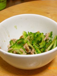 しゃきしゃき。ゴーヤーツナサラダ-レシピのメイン写真