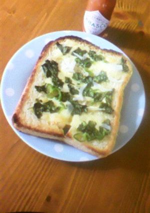 簡単バジルソース♪トースト☆-レシピのメイン写真
