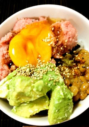 まぐろ・アボカドの栄養満点丼-レシピのメイン写真