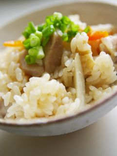 旨味が引き立つ♪塩麹鶏の炊き込みご飯-レシピのメイン写真