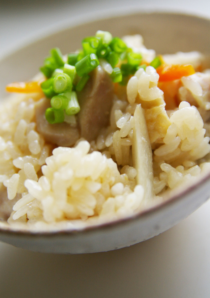 旨味が引き立つ♪塩麹鶏の炊き込みご飯-レシピのメイン写真