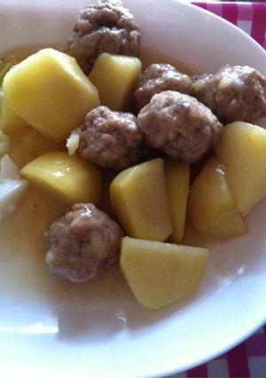 肉団子とじゃがいもの煮物-レシピのメイン写真