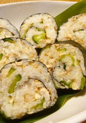 梅風味♪きゅうりとサバ巻き-レシピのメイン写真